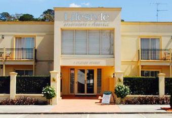 Lifestyle Apartments at Ferntree allows 18 year olds to book a room