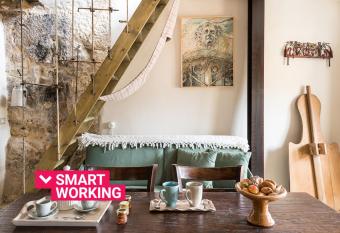 Casa Petra by Wonderful Italy has Balcony rooms