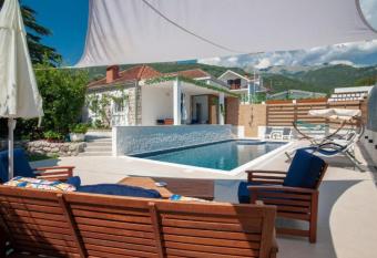 Villa D Apartments, Lastva Grbaljska has Balcony rooms