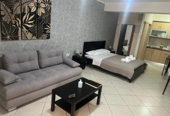 AVR Airport Deluxe Suites 4 has Balcony rooms