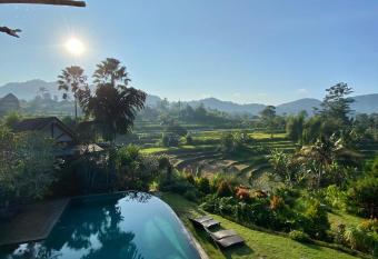 Sawah Indah Villa has Balcony rooms