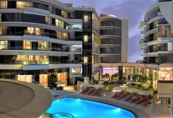 Majestic Arjaan by Rotana     Manama has Balcony rooms