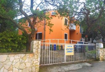 Vila Sanja allows 18 year olds to book a room