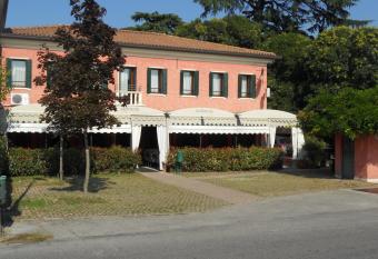 Osteria La Pesa has Balcony rooms