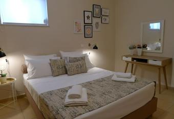 Maria & Manos Guest House, Agios Onoufrios beach has Balcony rooms