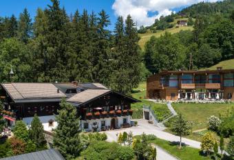 Der Erlhof Restaurant & Landhotel has Balcony rooms