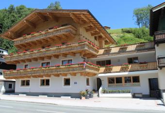 Pension Michael has Balcony rooms