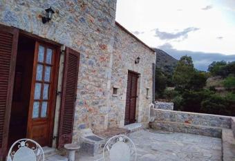 Peace in the wildest landscape of Mani has Balcony rooms