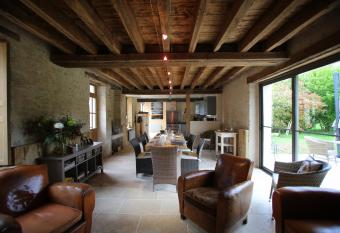 Domaine de la Fouardi  re has Balcony rooms