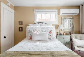 Casita Charm, Cozy Character has Balcony rooms