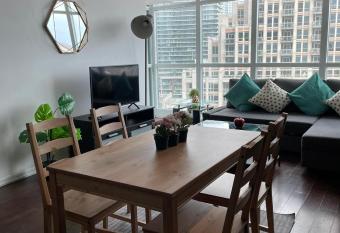 Toronto Downtown 2 bedroom Families only sleeps 5 has Balcony rooms