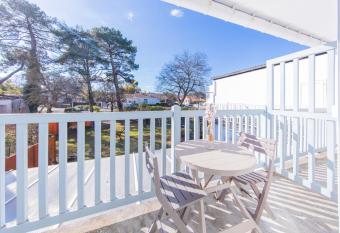 H  tel Land Azur has Balcony rooms