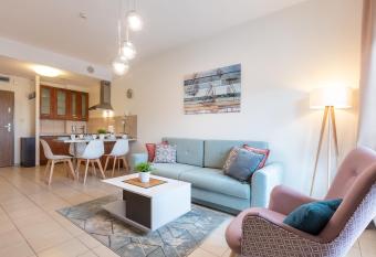 VacationClub     Olympic Park Apartament B402 allows 18 year olds to book a room