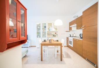 Gardappartamenti Garibaldi City Centre allows 18 year olds to book a room