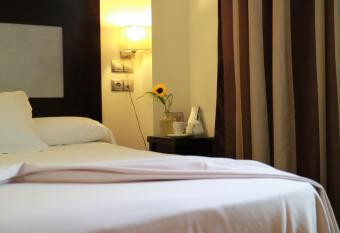 Las B  vedas allows 18 year olds to book a room