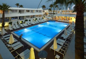 Melpo Antia Hotel & Suites has Balcony rooms