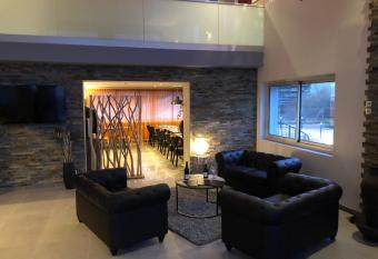 H  tel L ange de la vall  e allows 18 year olds to book a room