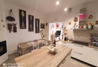 Il Don Minzoni 98  has Balcony rooms