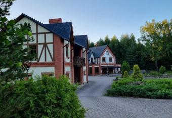 V  gnera parks has Balcony rooms