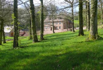 The Larches Ledbury allows 18 year olds to book a room