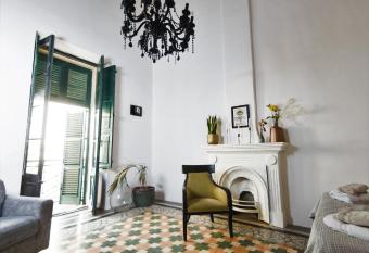 Grand House of Character Valletta allows 18 year olds to book a room