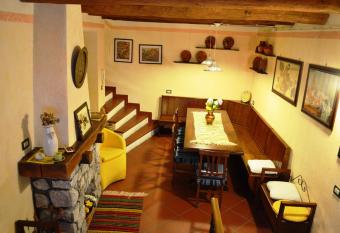 La Giara Bed&Breakfast has Balcony rooms