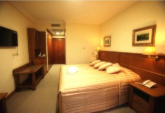 Afkos Grammos Boutique Hotel Resort has Balcony rooms