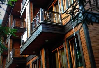 Inanlar Garden Hotel & Bungalow has Balcony rooms