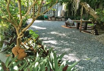 Baba pim villa has Balcony rooms