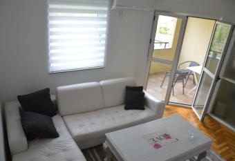Apartman Biser has Balcony rooms
