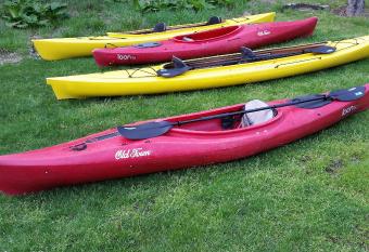 Catskill Mountains Lake House Hot Tub FirePit Boating Swimming Romantic has rooms with a private hot tub