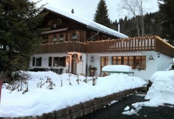 Chalet Erika has Balcony rooms