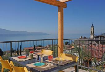 Residence Dany appartamenti con cucina vista lago piscina e parcheggio allows 18 year olds to book a room