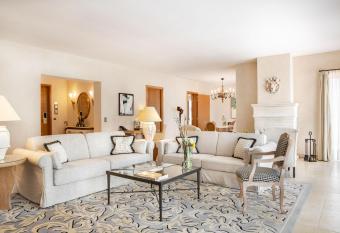 Terre Blanche Hotel Spa Golf Resort allows 18 year olds to book a room