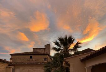 H  tel O   Banel allows 18 year olds to book a room