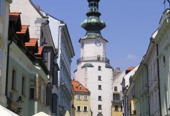 Aapartamentoos has Balcony rooms