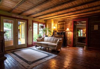 Auberge Restaurant La Mara has Balcony rooms