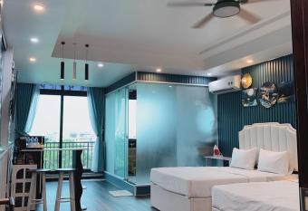 Mio Hotel has rooms with a private hot tub