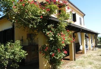 Casolare casa Ricci has Balcony rooms