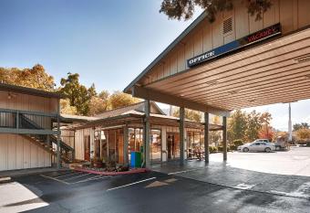 Best Western Miner's Inn allows 18 year olds to book a room