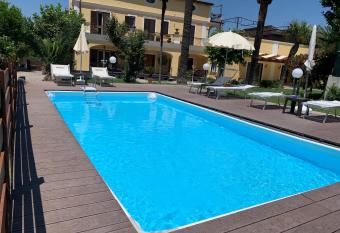 VILLA LUCIA has Balcony rooms