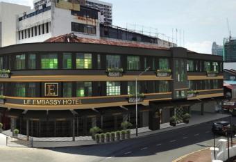 Le Embassy Hotel Georgetown allows 18 year olds to book a room