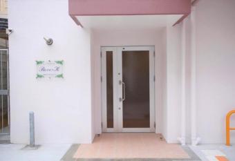 Rave K 402 allows 18 year olds to book a room