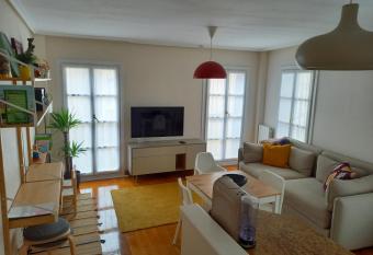 ELIZAPE con ascensor y parking gratis has Balcony rooms