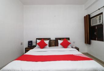 OYO Four Seasons allows 18 year olds to book a room