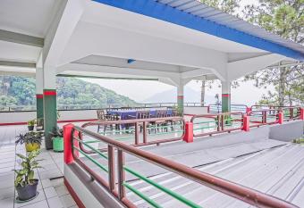 OYO 90132 Lie Mas Hotel allows 18 year olds to book a room