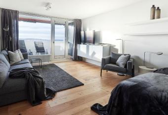 criston apartments - comfy living 7 has Balcony rooms