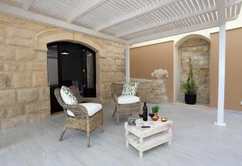 Boutique House Anna Franz   allows 18 year olds to book a room