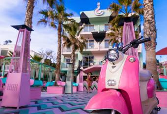 Apartamentos Wi-Ki-Woo allows 18 year olds to book a room