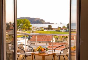 Residence Bella allows 18 year olds to book a room